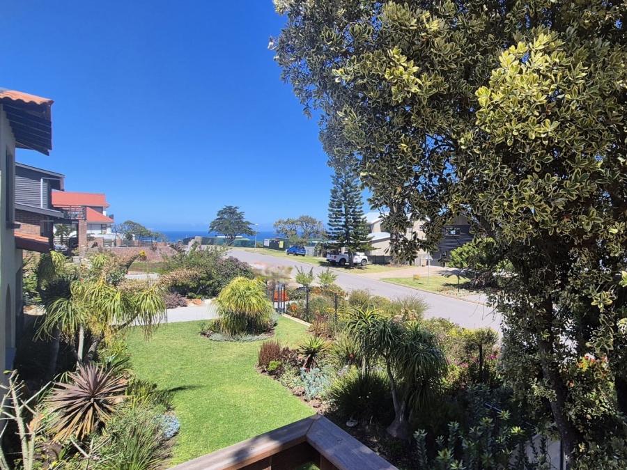 5 Bedroom Property for Sale in Herolds Bay Western Cape
